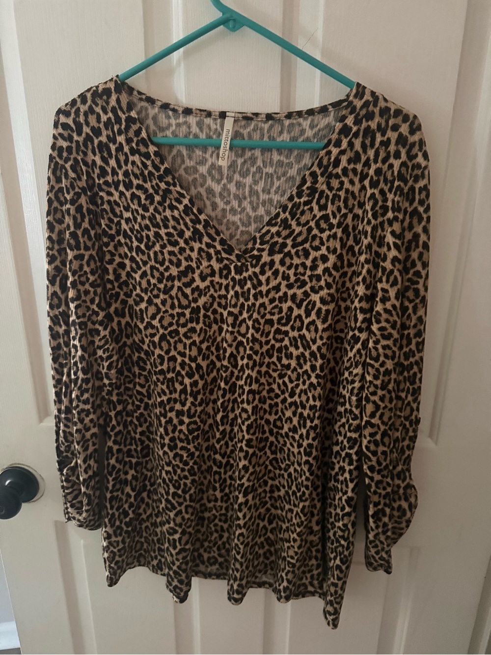 mittoshop Leopard Print V-Neck Long Sleeve Tunic in Tan and Black